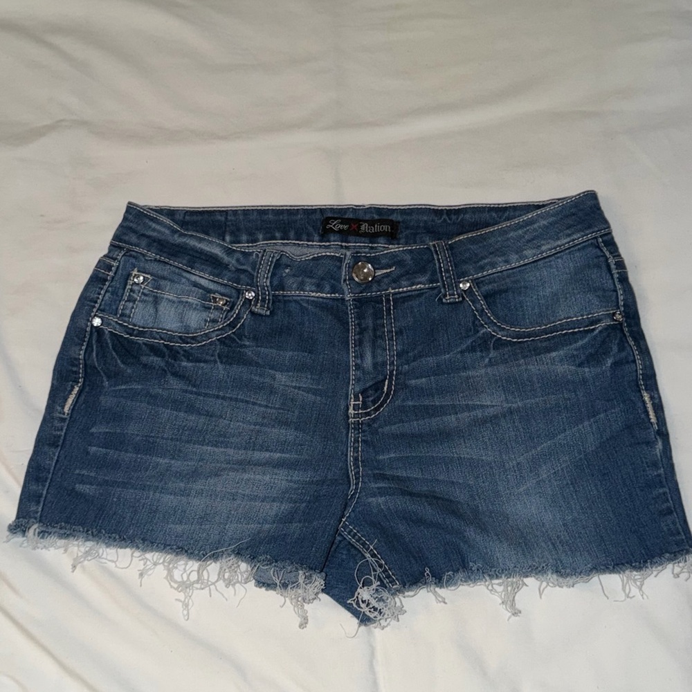 ✨Love Nation Frayed Denim Shorts✨